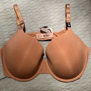 NWT Victoria's secret 38D Lightly padded push up bra